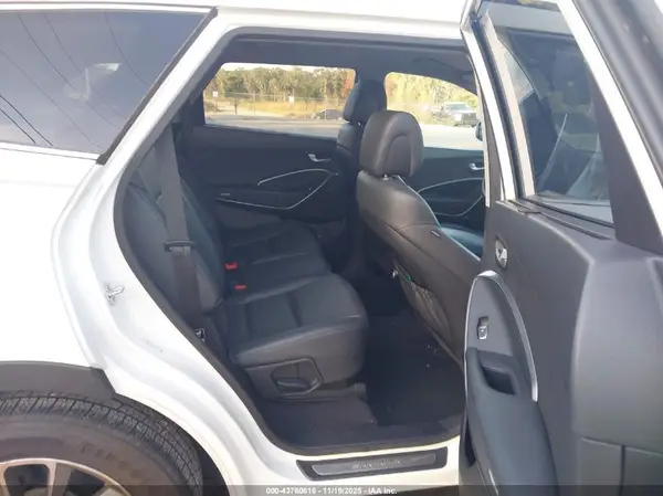 KM8SN4HF7HU211920 2017 HYUNDAI SANTA FE - Image 8