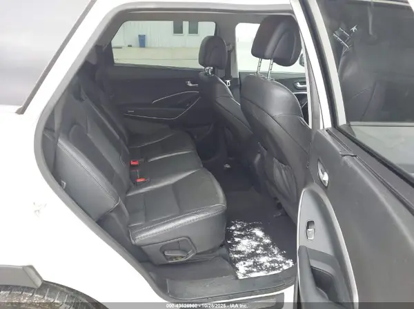 KM8SN4HF7HU241712 2017 HYUNDAI SANTA FE - Image 8