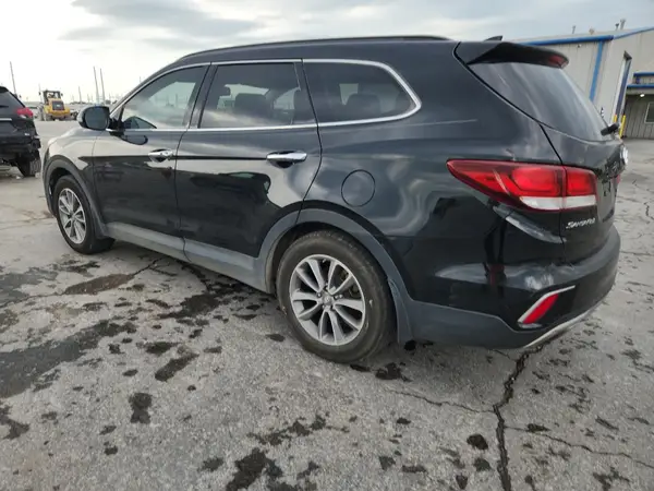 KM8SN4HF7JU282251 2018 HYUNDAI SANTA FE - Image 2