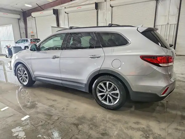 KM8SN4HF8HU232615 2017 HYUNDAI SANTA FE - Image 2