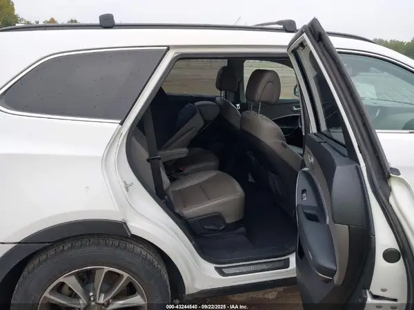 KM8SNDHF9HU238813 2017 HYUNDAI SANTA FE - Image 8