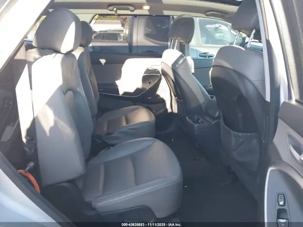 KM8SR4HF0HU165528 2017 HYUNDAI SANTA FE - Image 8