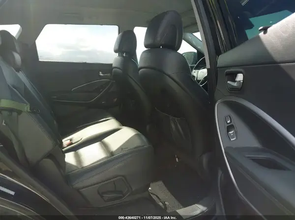 KM8SR4HF1HU171810 2017 HYUNDAI SANTA FE - Image 8