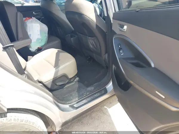 KM8SR4HF1HU180748 2017 HYUNDAI SANTA FE - Image 8