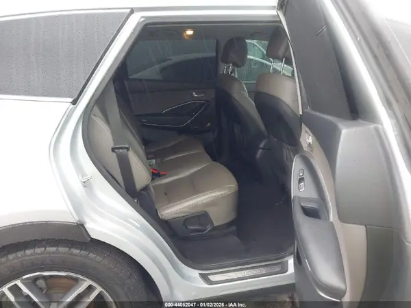 KM8SR4HF1HU245761 2017 HYUNDAI SANTA FE - Image 8