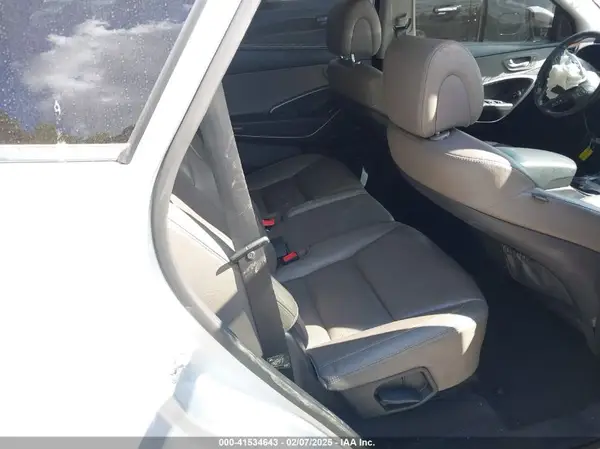 KM8SR4HF2HU205818 2017 HYUNDAI SANTA FE - Image 8