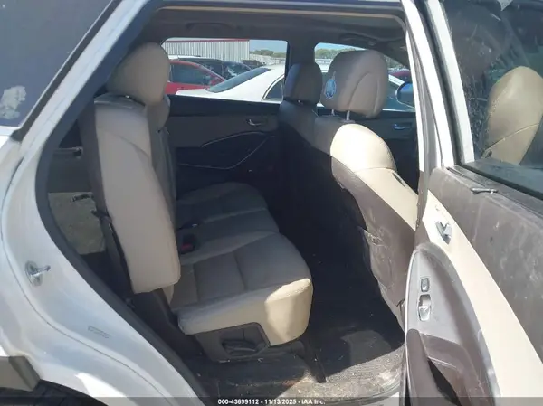 KM8SR4HF3HU168746 2017 HYUNDAI SANTA FE - Image 8