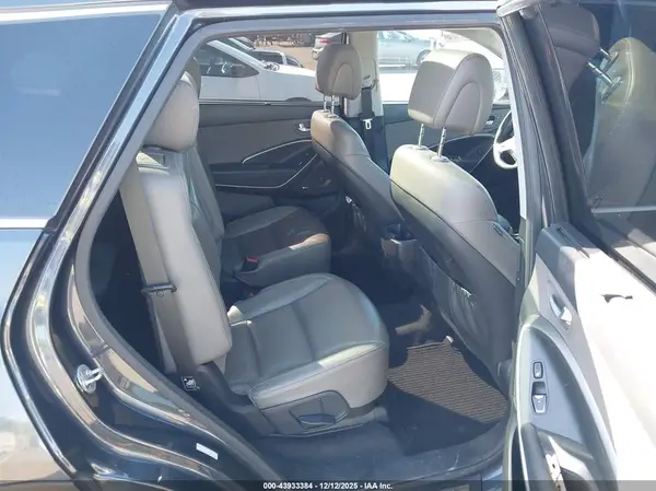 KM8SR4HF4HU251991 2017 HYUNDAI SANTA FE - Image 8