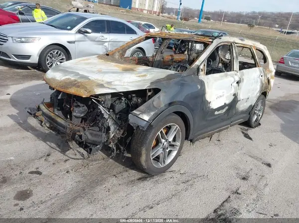 KM8SR4HF5HU179392 2017 HYUNDAI SANTA FE - Image 2