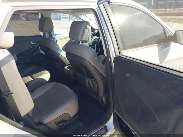 KM8SR4HF5HU185192 2017 HYUNDAI SANTA FE - Image 8