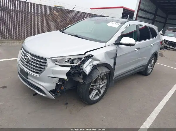 KM8SR4HF5HU196418 2017 HYUNDAI SANTA FE - Image 2