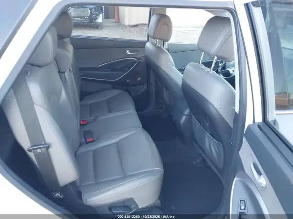 KM8SR4HF5HU243916 2017 HYUNDAI SANTA FE - Image 8