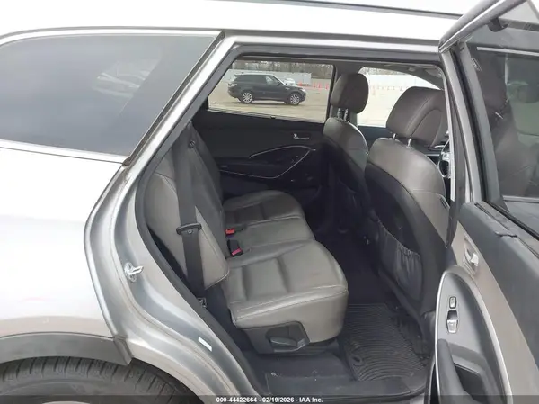 KM8SR4HF6HU187811 2017 HYUNDAI SANTA FE - Image 8