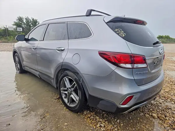 KM8SR4HF7HU167969 2017 HYUNDAI SANTA FE - Image 2