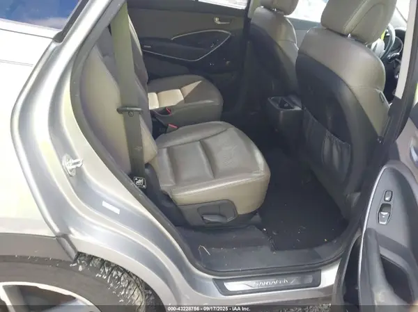 KM8SR4HF7HU216720 2017 HYUNDAI SANTA FE - Image 8