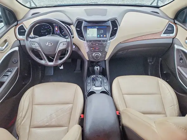 KM8SR4HF7HU252701 2017 HYUNDAI SANTA FE - Image 8