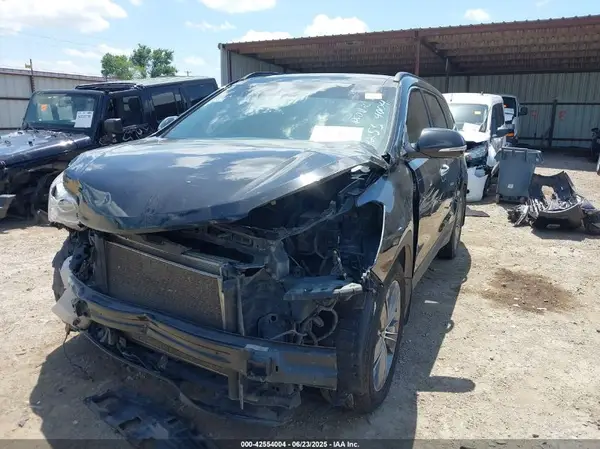 KM8SR4HF8GU133652 2016 HYUNDAI SANTA FE - Image 2