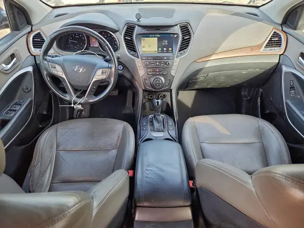 KM8SR4HF8HU166636 2017 HYUNDAI SANTA FE - Image 8