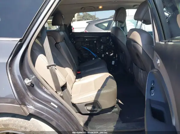 KM8SR4HF8HU201272 2017 HYUNDAI SANTA FE - Image 8