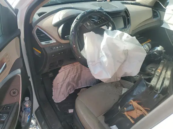 KM8SR4HF9KU304756 2019 HYUNDAI SANTA FE - Image 8
