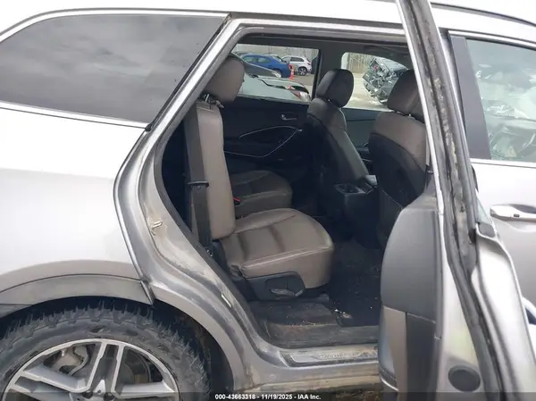 KM8SRDHF0HU252149 2017 HYUNDAI SANTA FE - Image 8
