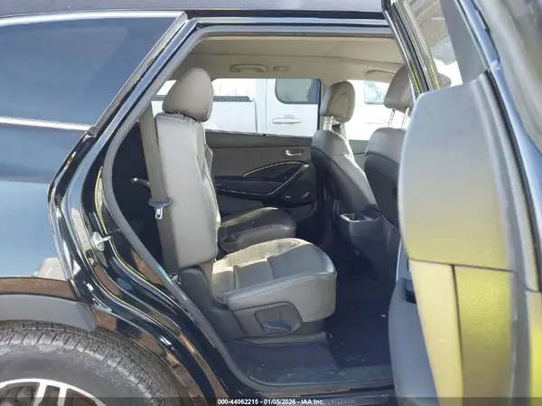 KM8SRDHF0HU256914 2017 HYUNDAI SANTA FE - Image 8