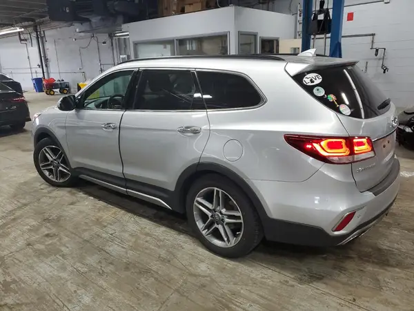 KM8SRDHF1HU233044 2017 HYUNDAI SANTA FE - Image 2