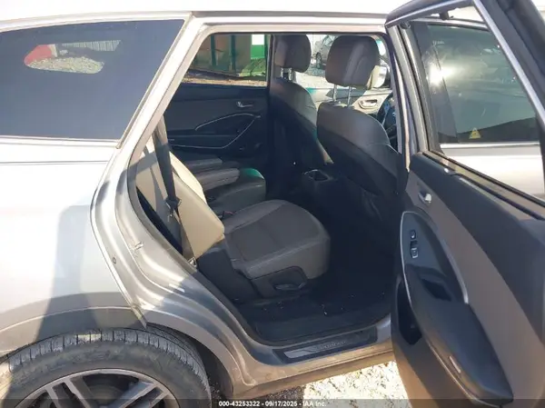 KM8SRDHF1HU242486 2017 HYUNDAI SANTA FE - Image 8