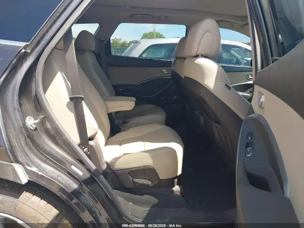 KM8SRDHF1HU252922 2017 HYUNDAI SANTA FE - Image 8