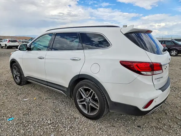 KM8SRDHF1HU254556 2017 HYUNDAI SANTA FE - Image 2