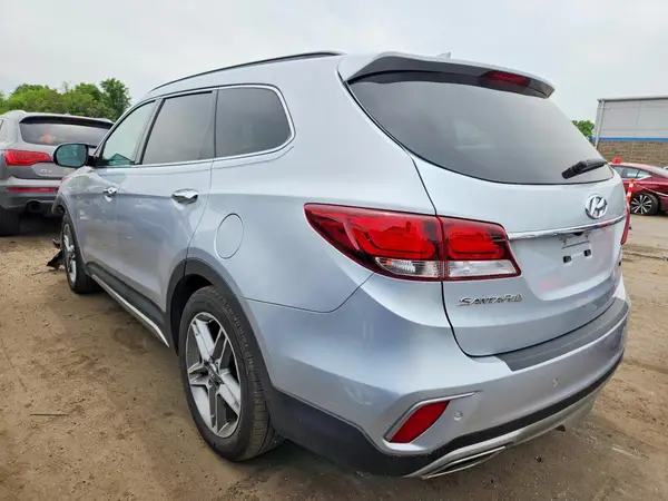 KM8SRDHF1JU264056 2018 HYUNDAI SANTA FE - Image 2