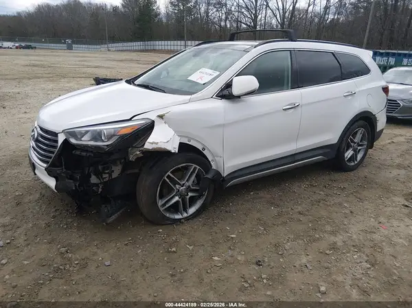 KM8SRDHF1JU271881 2018 HYUNDAI SANTA FE - Image 2