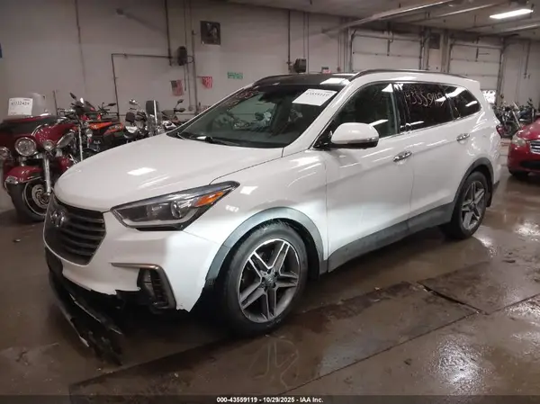 KM8SRDHF1JU274747 2018 HYUNDAI SANTA FE - Image 2