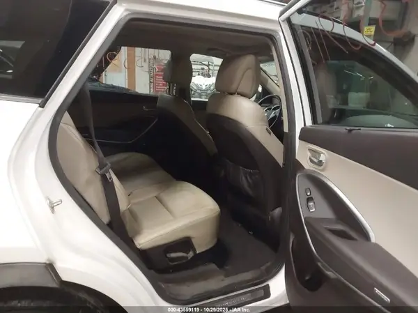 KM8SRDHF1JU274747 2018 HYUNDAI SANTA FE - Image 8