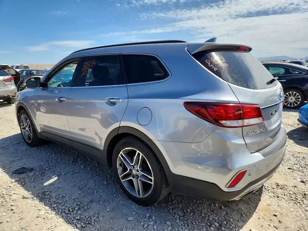 KM8SRDHF2JU286082 2018 HYUNDAI SANTA FE - Image 2