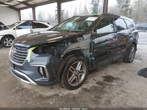 KM8SRDHF3HU213670 2017 HYUNDAI SANTA FE - Image 2