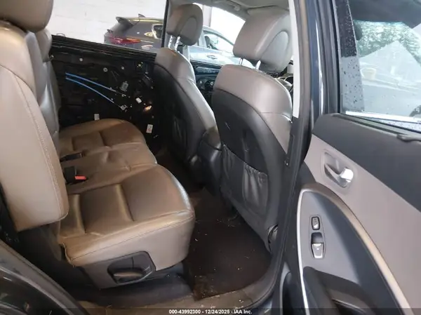 KM8SRDHF3HU213670 2017 HYUNDAI SANTA FE - Image 8