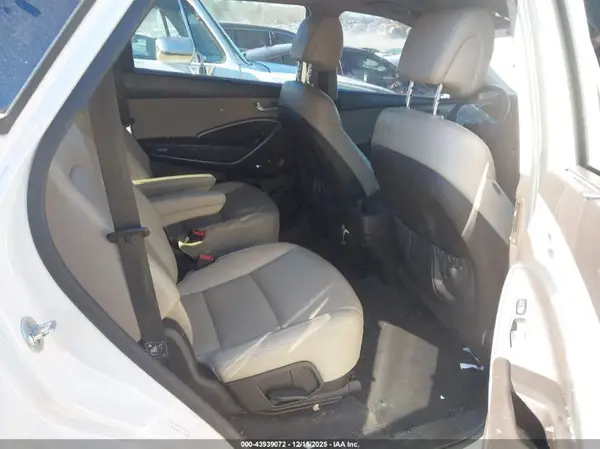 KM8SRDHF3HU230341 2017 HYUNDAI SANTA FE - Image 8