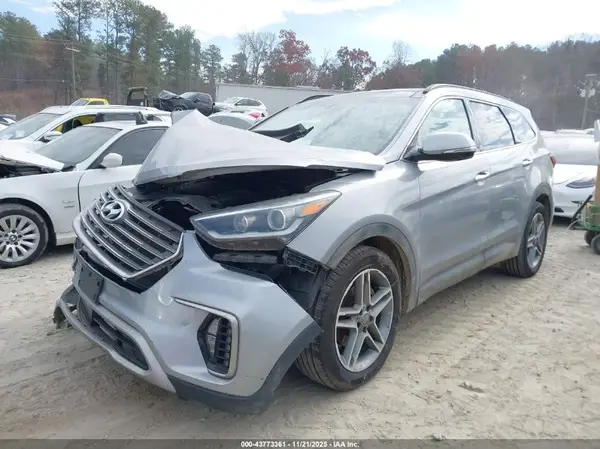 KM8SRDHF3JU278363 2018 HYUNDAI SANTA FE - Image 2