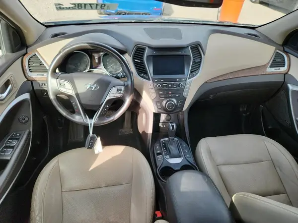 KM8SRDHF4HU176757 2017 HYUNDAI SANTA FE - Image 8