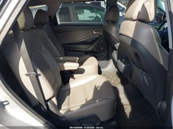 KM8SRDHF4HU188066 2017 HYUNDAI SANTA FE - Image 8