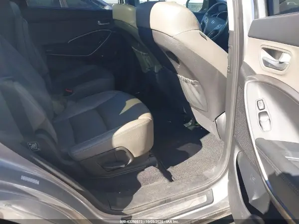 KM8SRDHF4HU205089 2017 HYUNDAI SANTA FE - Image 8