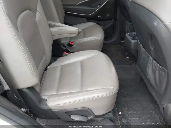 KM8SRDHF4HU240909 2017 HYUNDAI SANTA FE - Image 8