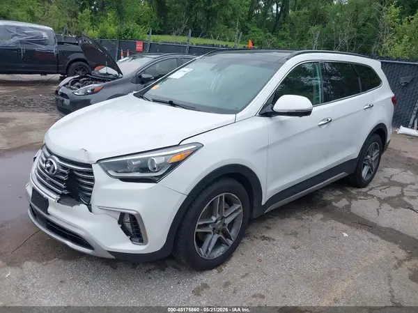 KM8SRDHF4JU273642 2018 HYUNDAI SANTA FE - Image 2