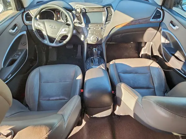 KM8SRDHF5HU219650 2017 HYUNDAI SANTA FE - Image 8