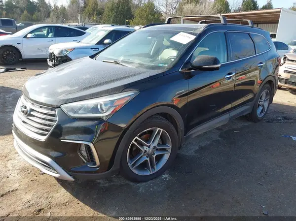 KM8SRDHF5JU263640 2018 HYUNDAI SANTA FE - Image 2