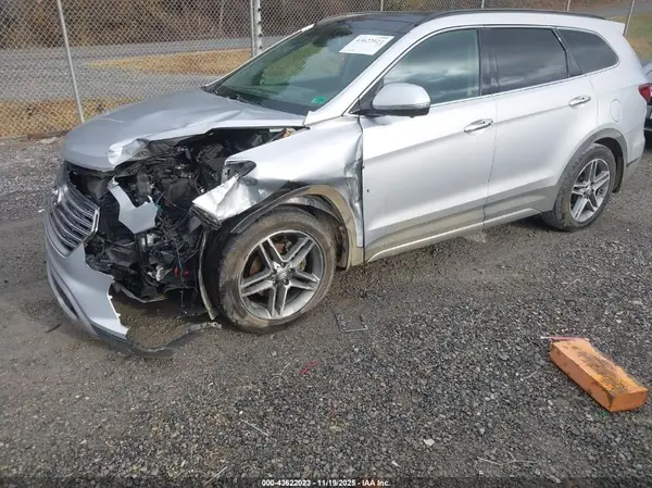 KM8SRDHF6JU264375 2018 HYUNDAI SANTA FE - Image 2