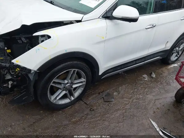 KM8SRDHF6JU271505 2018 HYUNDAI SANTA FE - Image 2
