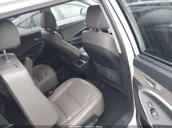 KM8SRDHF6JU271505 2018 HYUNDAI SANTA FE - Image 8