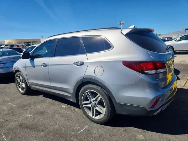 KM8SRDHF7HU184738 2017 HYUNDAI SANTA FE - Image 2